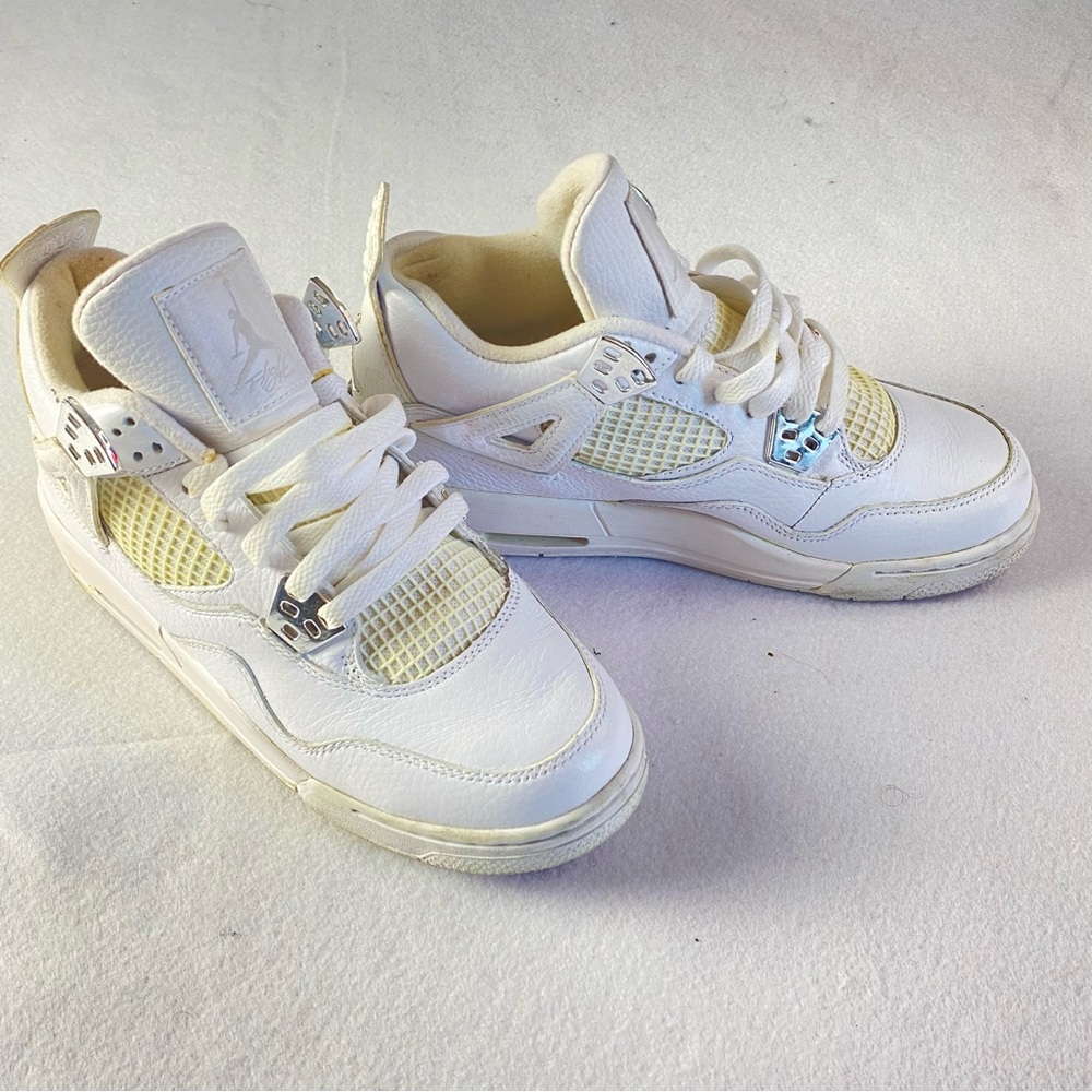 Nike Jordan Retro 4 Big Kids White Sneakers Size 5.5 Silver Jumpman Basketball - Picture 8 of 10